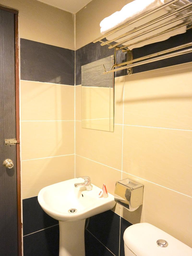 Super Oyo 89544 Utama Inn Bintulu Exterior foto